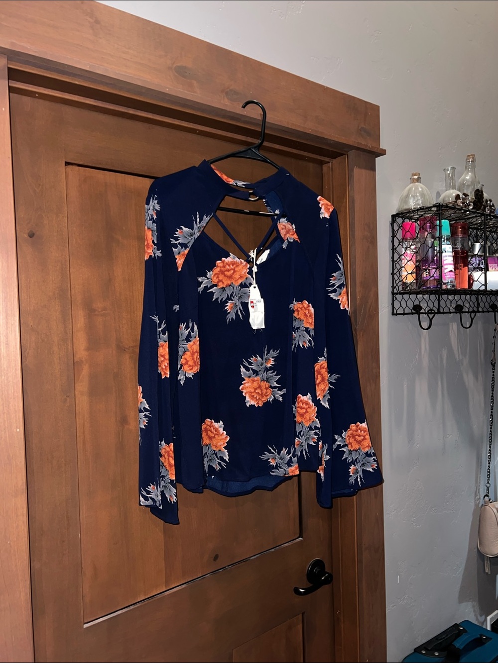 Entro Bell Sleeved Floral Top-Navy